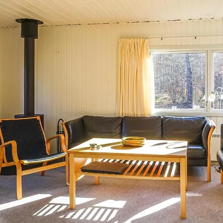 2 Bedroom Amazing In Casa vacanze
